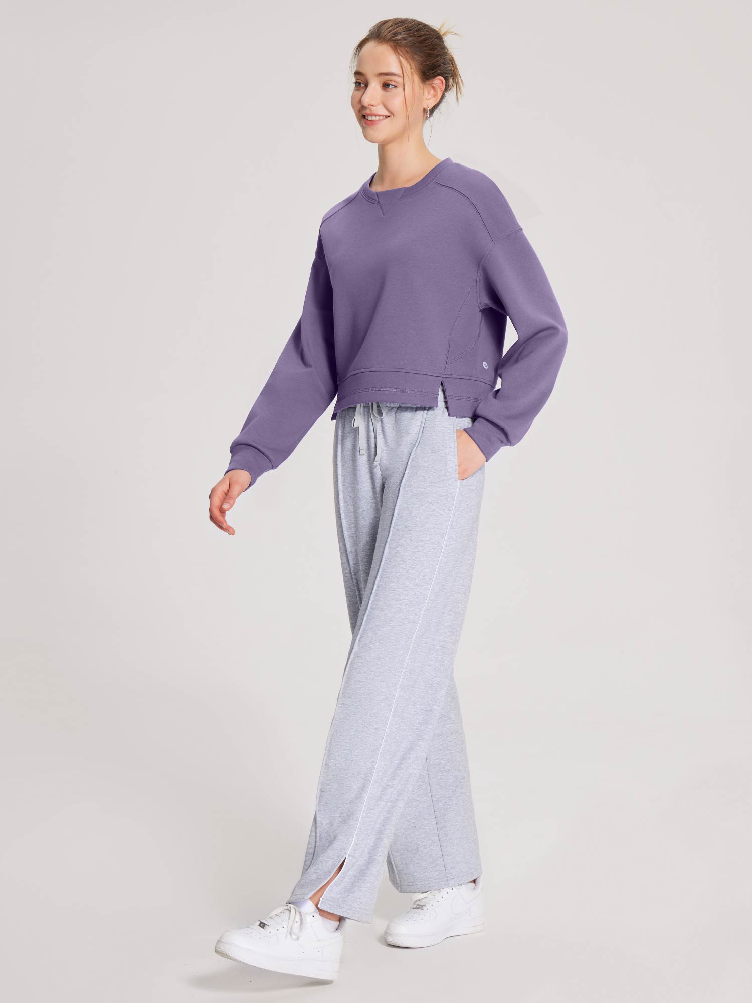 Set: Pullover Sweatshirt & Wide-Leg Sweatpants