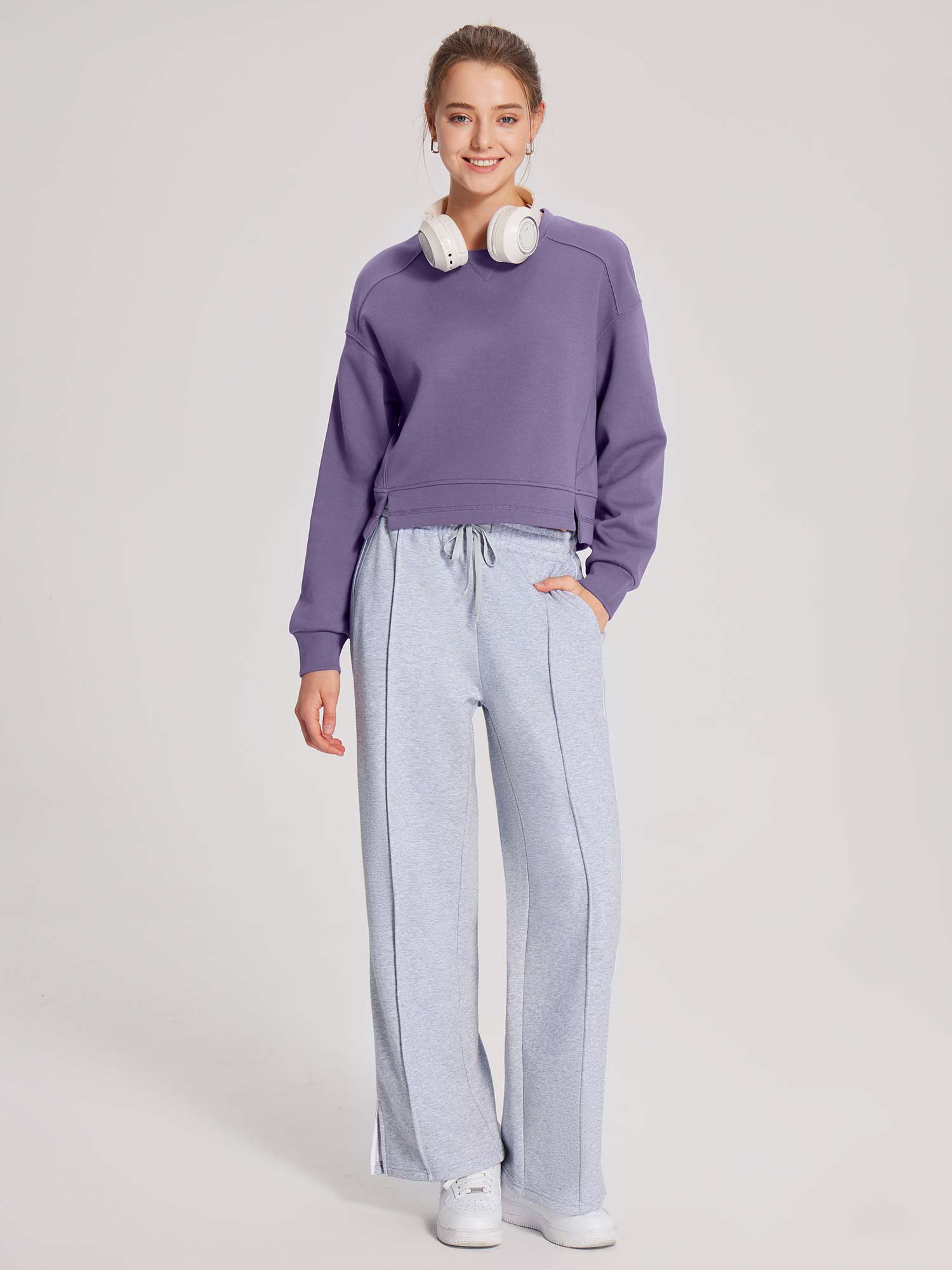 Set: Pullover Sweatshirt & Wide-Leg Sweatpants