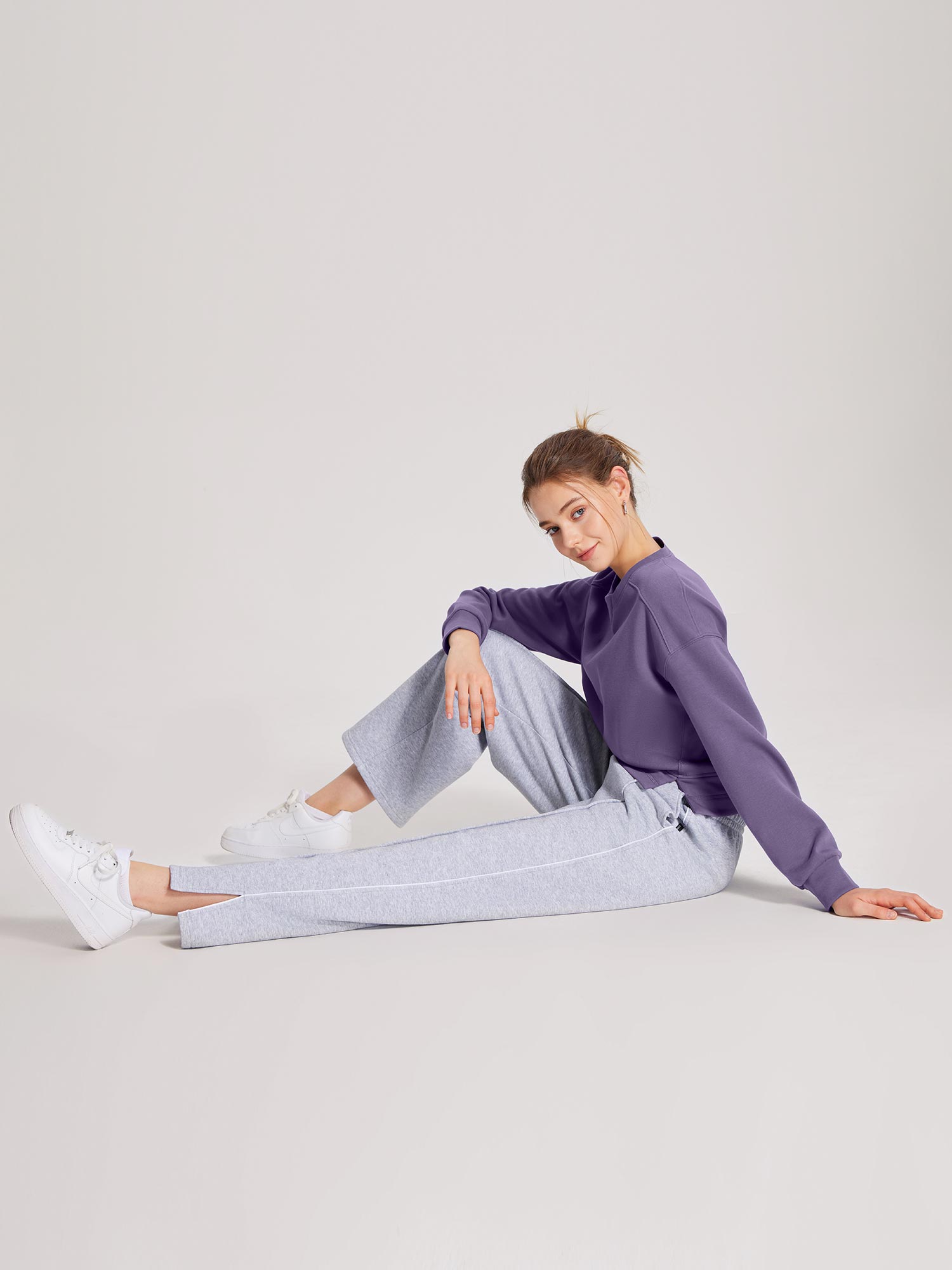 Set: Pullover Sweatshirt & Wide-Leg Sweatpants