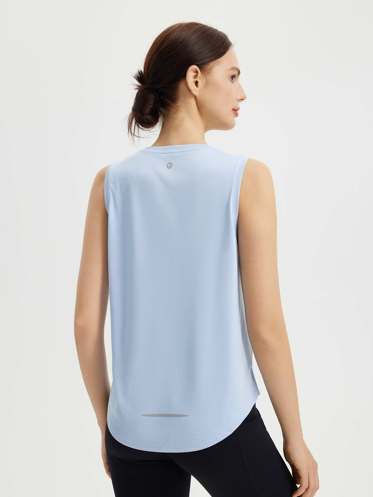 Split Round Hem Slimming Mid-Length Tank Top