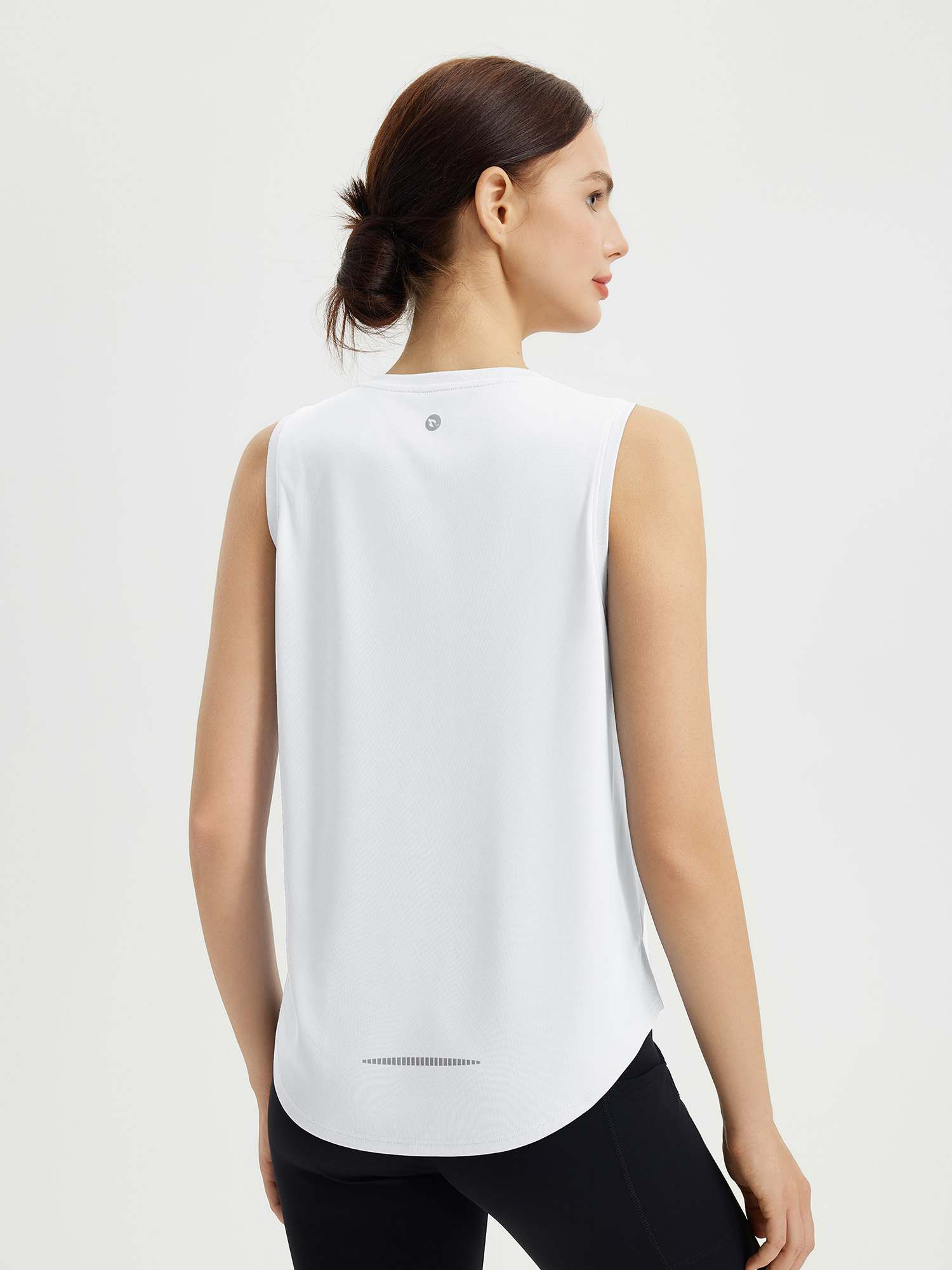 Split Round Hem Slimming Mid-Length Tank Top