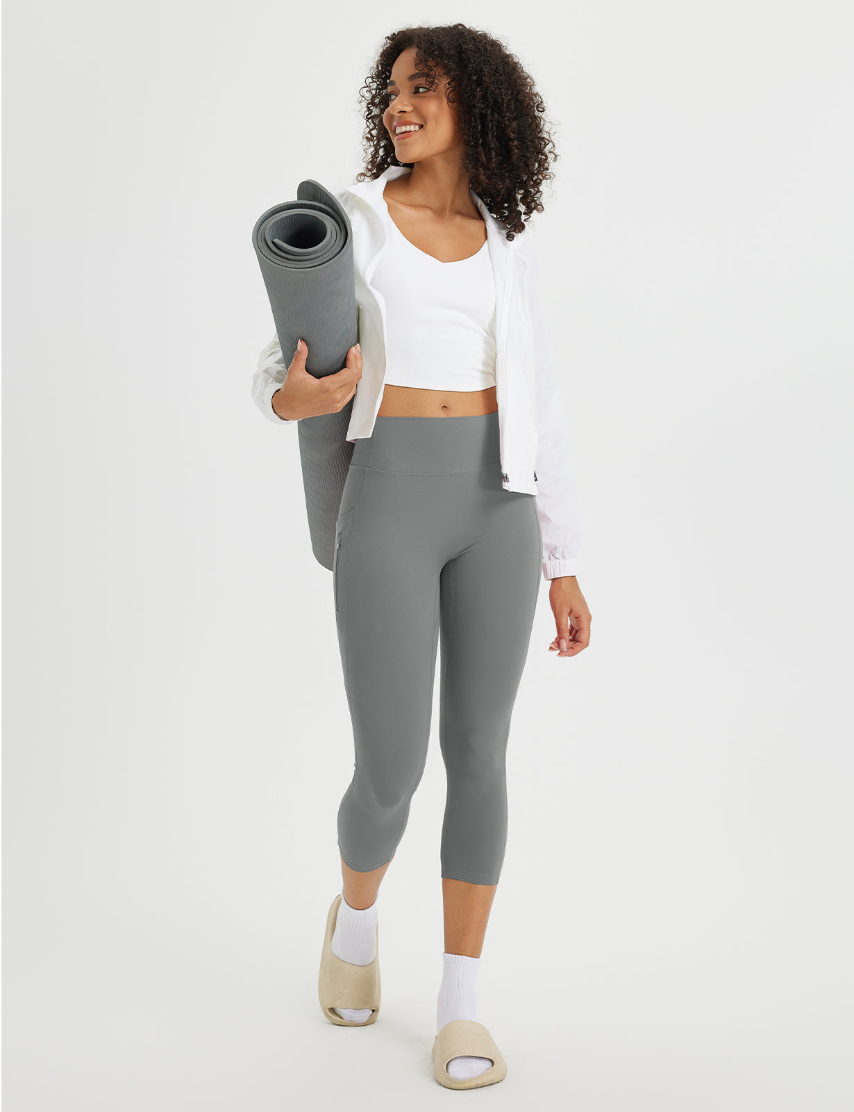 Women's 21' High-Waisted Capri Leggings