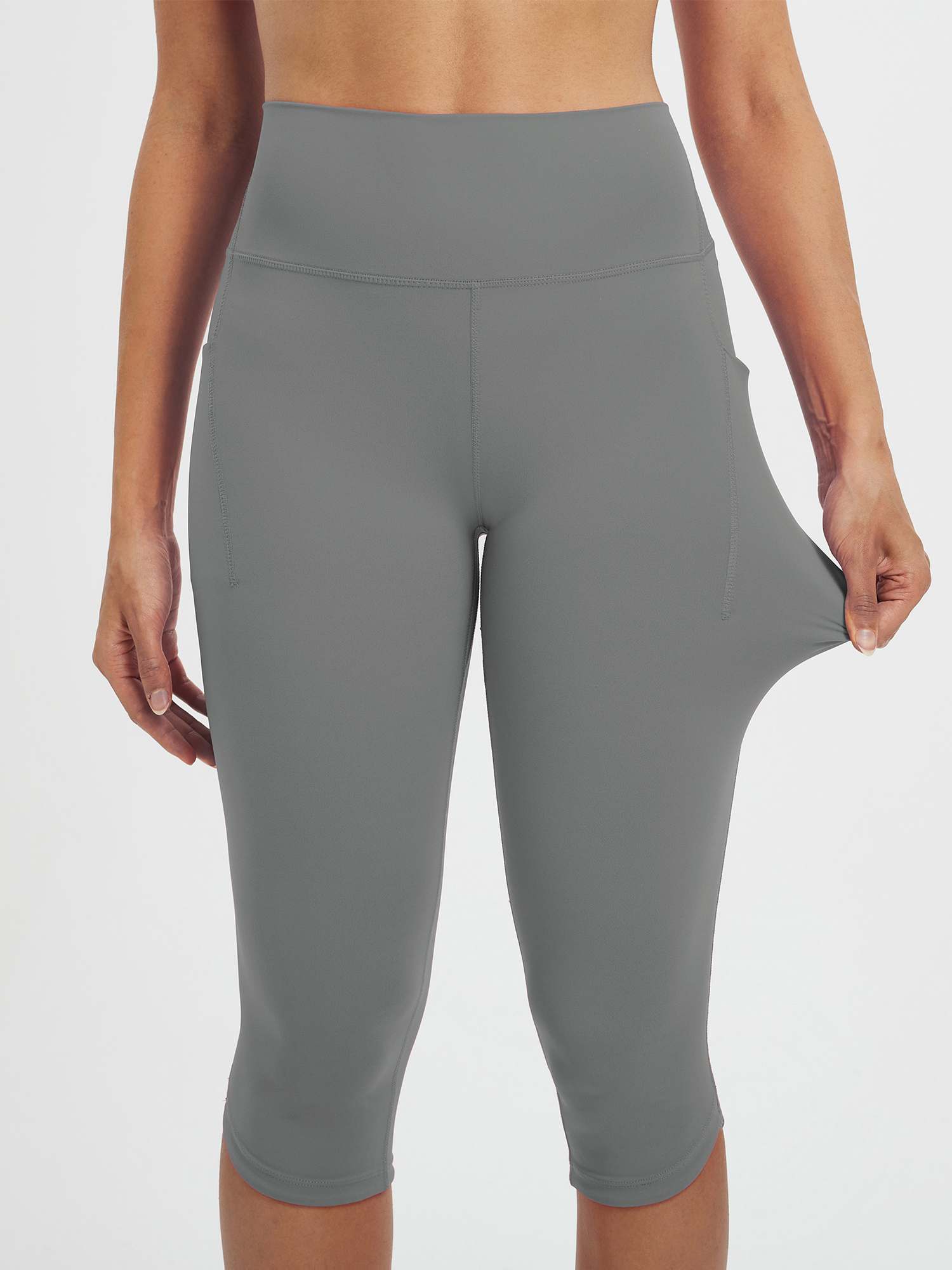 17" High-waisted Skinny Midi Capris